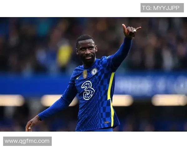 足球明星小狐狸的精彩瞬间与独特魅力尽在这组照片中展现 足球明星小狐狸的精彩瞬间与独特魅力尽在这组照片中展现