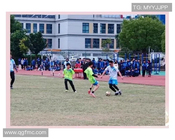 青春岁月里的足球传奇与梦想追逐的回忆 青春岁月里的足球传奇与梦想追逐的回忆