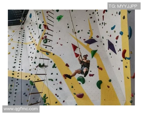 攀岩联赛点评：武汉滑板队的意识表现